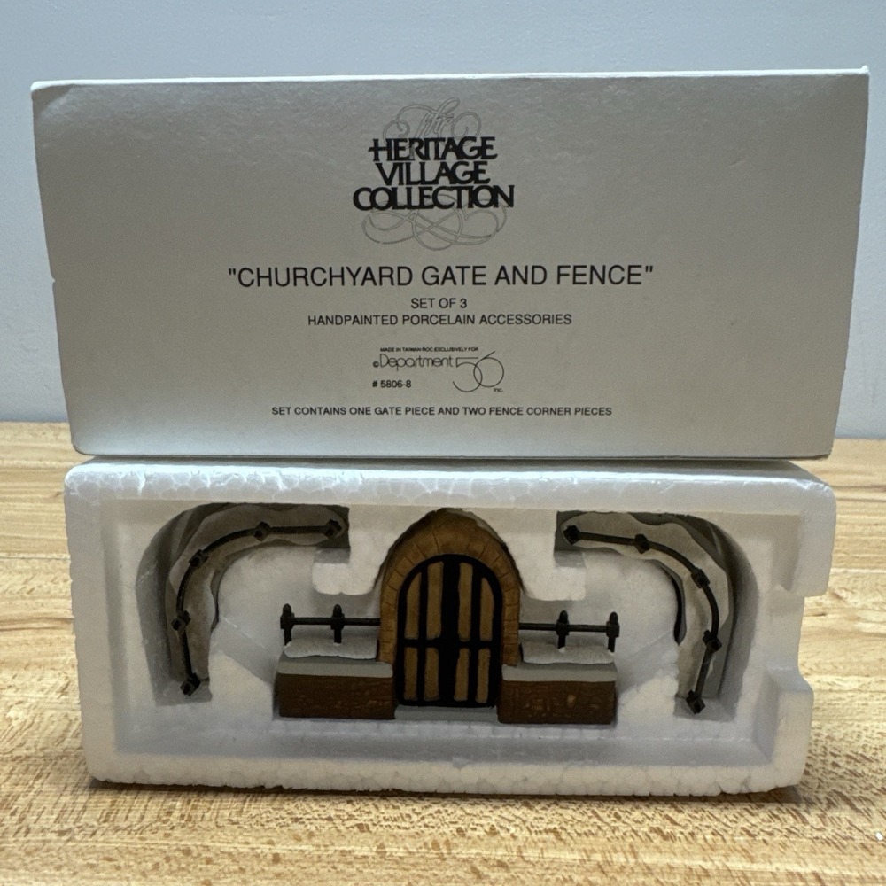 Dept. 56 Heritage Village Collection Church Yard Gate and Fence 5806-8 in Box